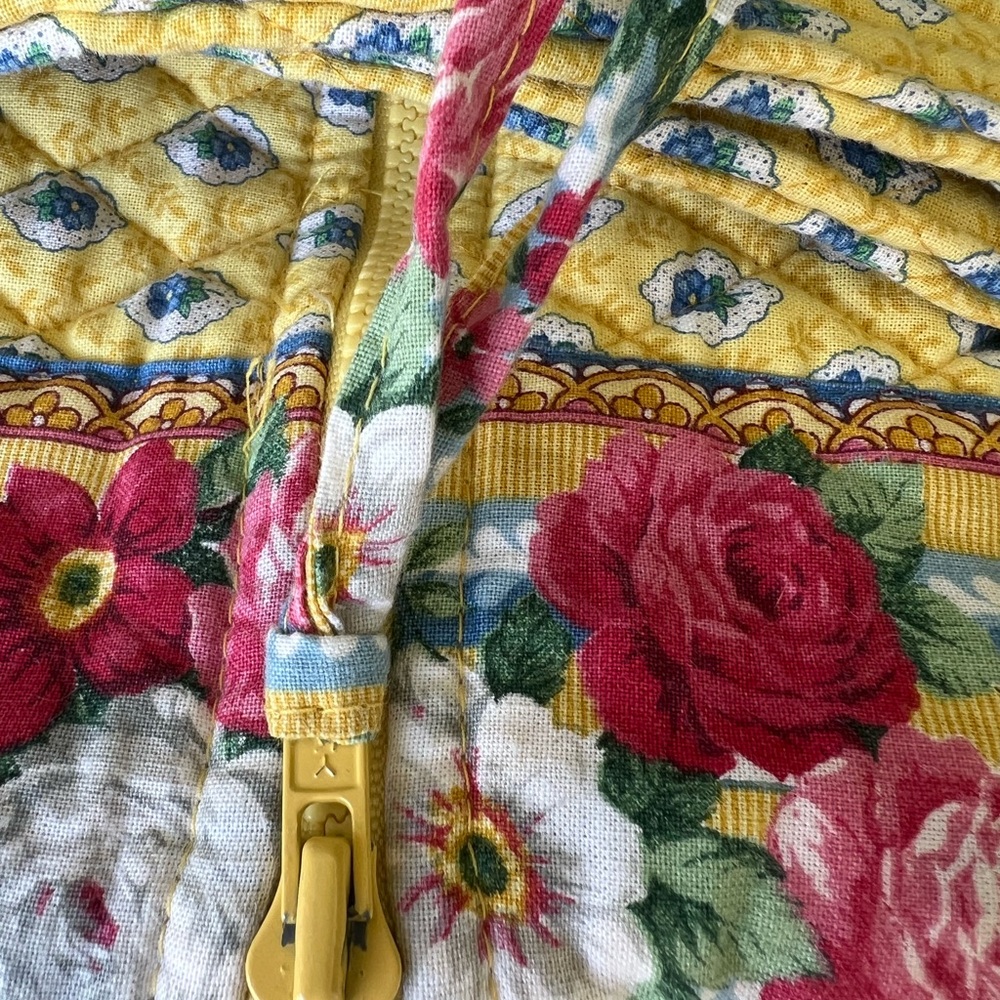 Vintage Vera Bradley Elizabeth Yellow Floral Duffle Bag - Picture 6 of 9